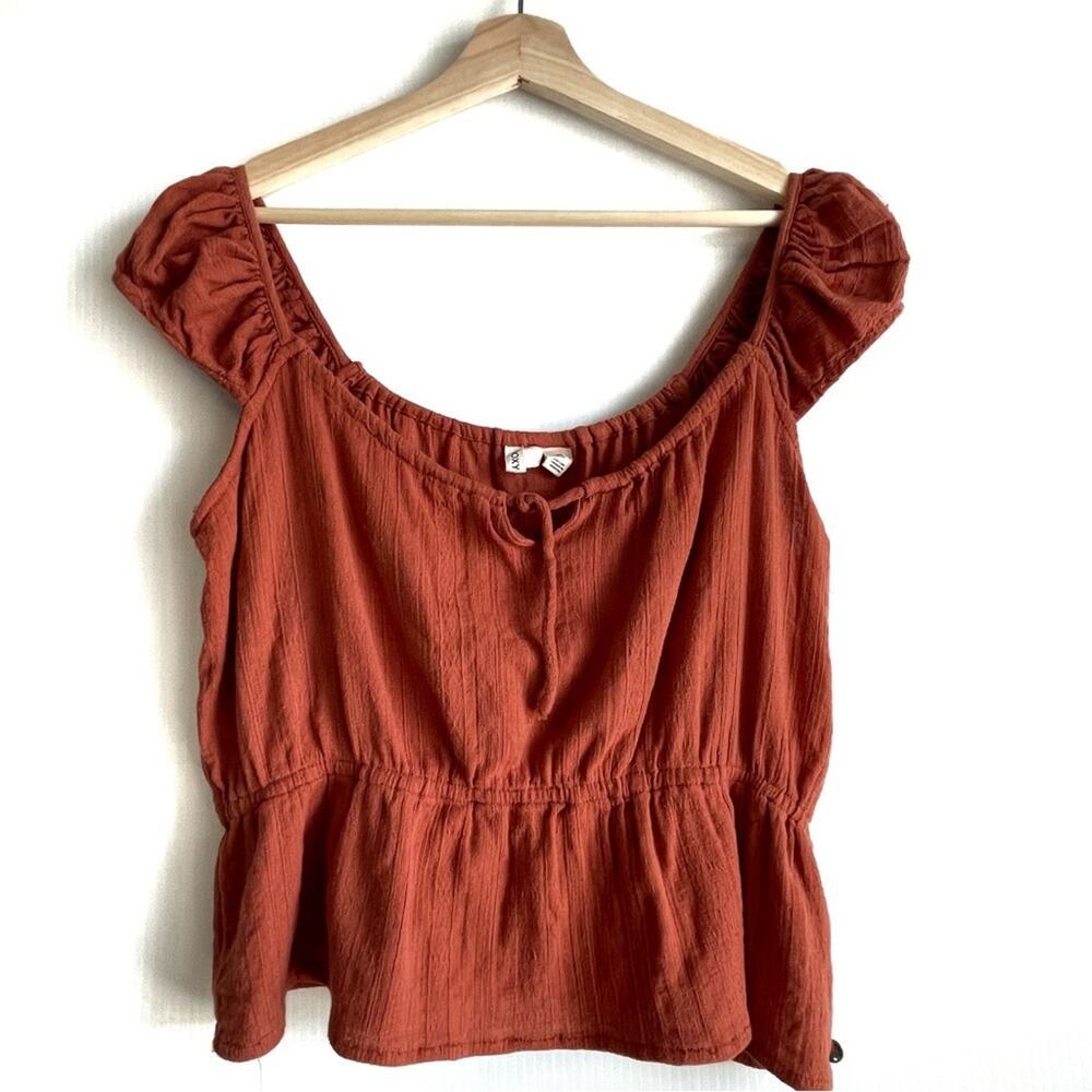 Roxy Skipping through crinkle fabric rust colored top size Large